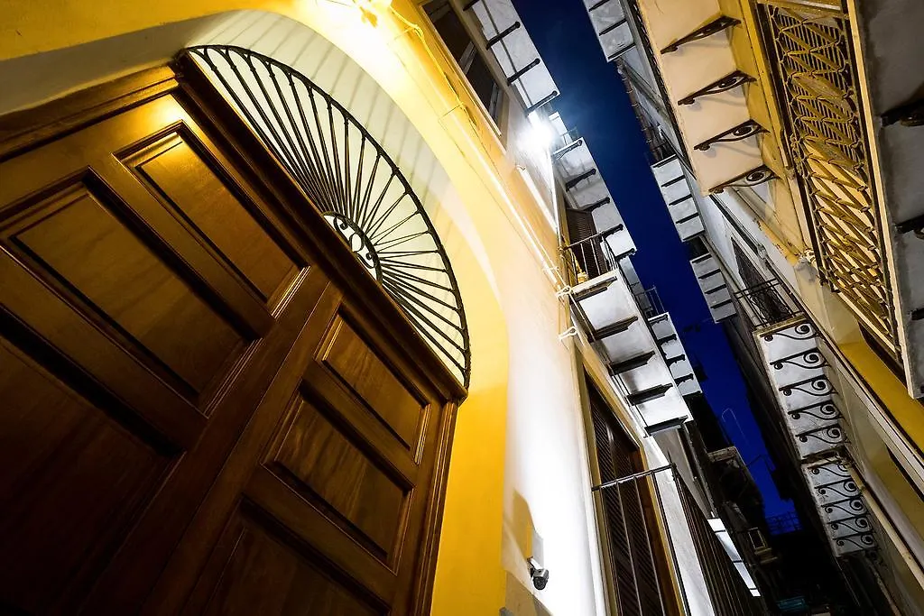 Casa Petra Ai Quattro Canti Palermo Italien